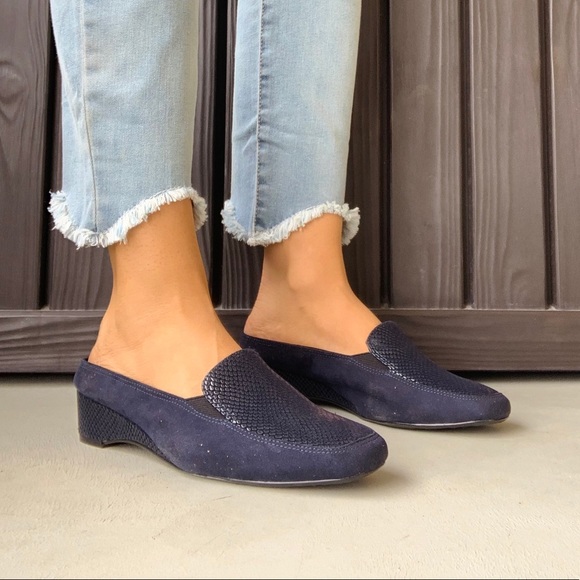 Midnight Navy Snake Print Square Toe Slip On Mule - Picture 3 of 6